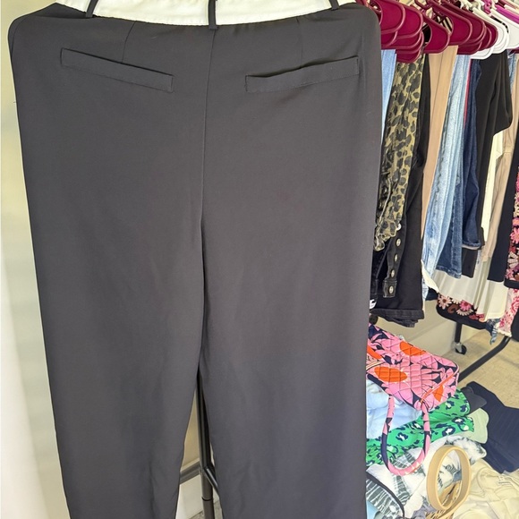 Stylish Black and White Women's Trousers - Picture 3 of 6